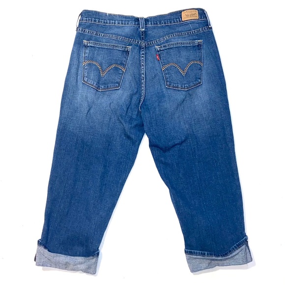 Women’s Vintage Levi Jeans - Picture 2 of 6